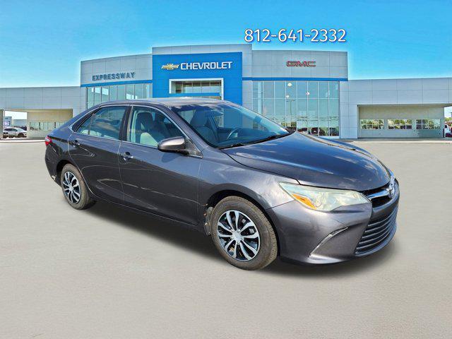 Photo of 2015 Gray Toyota Camry