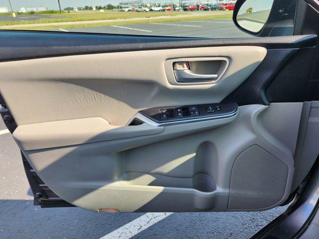 Photo of 2015 Gray Toyota Camry