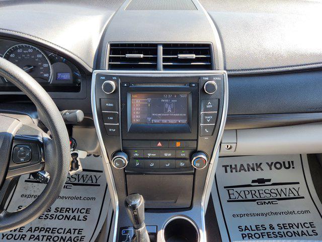 Photo of 2015 Gray Toyota Camry