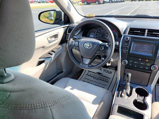 Photo of 2015 Gray Toyota Camry