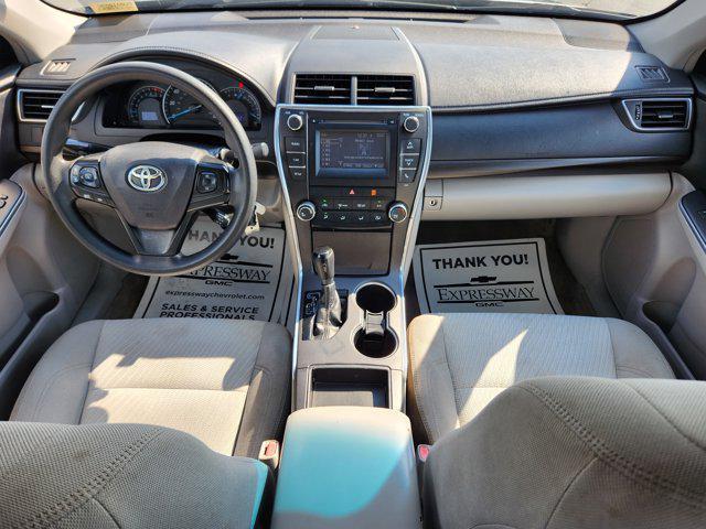Photo of 2015 Gray Toyota Camry