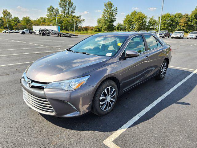 Photo of 2015 Gray Toyota Camry