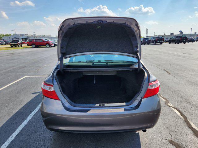 Photo of 2015 Gray Toyota Camry