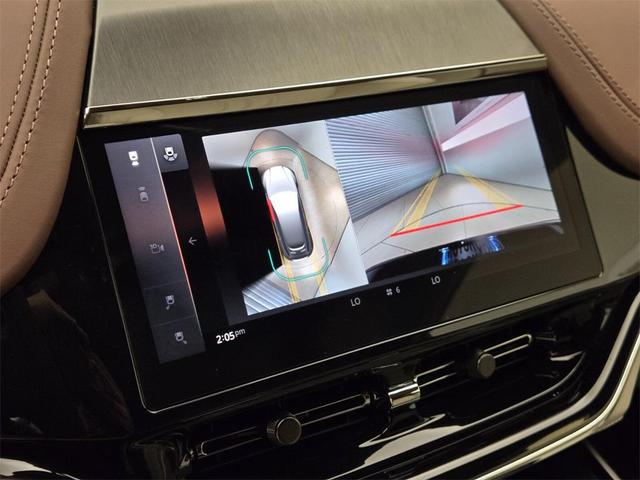 Photo of 2025 Bronze Aston Martin DBX