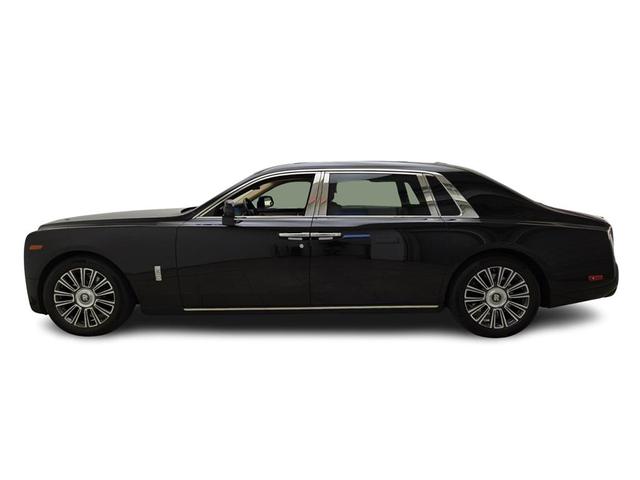 Photo of 2020 Black Rolls-Royce Phantom