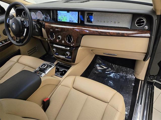 Photo of 2020 Black Rolls-Royce Phantom