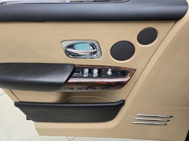 Photo of 2020 Black Rolls-Royce Phantom