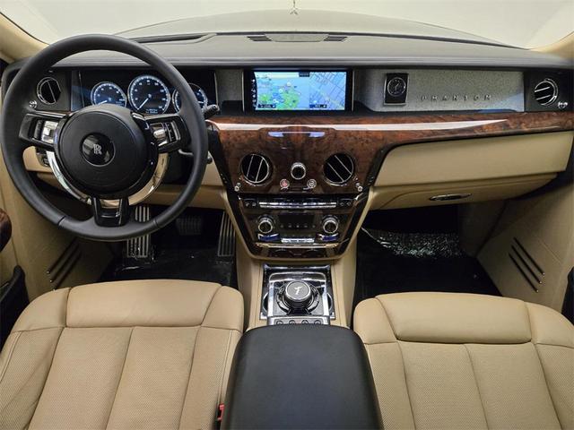 Photo of 2020 Black Rolls-Royce Phantom