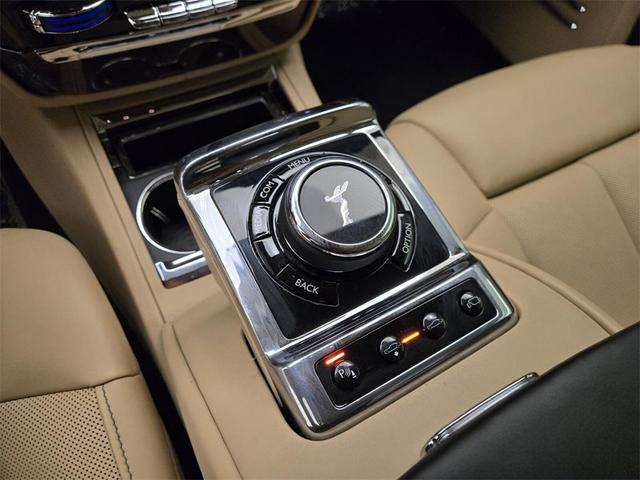 Photo of 2020 Black Rolls-Royce Phantom
