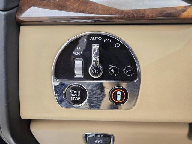 Photo of 2020 Black Rolls-Royce Phantom