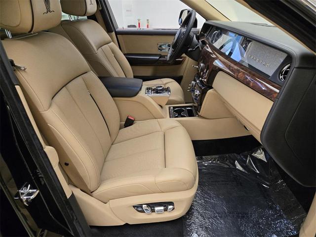 Photo of 2020 Black Rolls-Royce Phantom