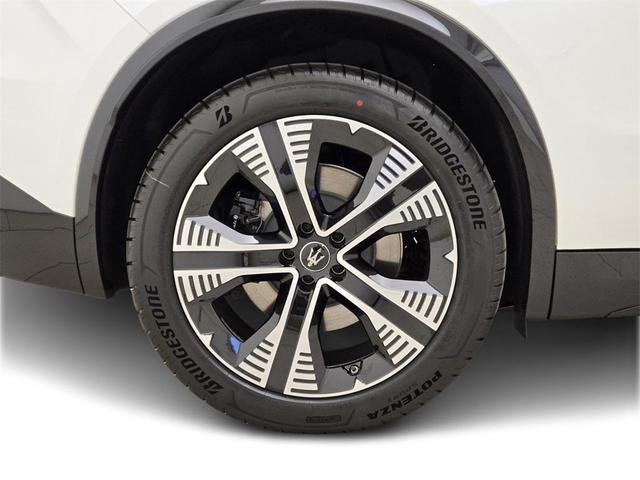 Photo of 2025 Bianco Maserati Grecale Folgore