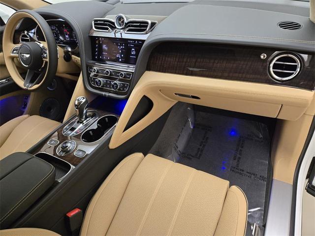 Photo of 2025 Glacier White Bentley Bentayga