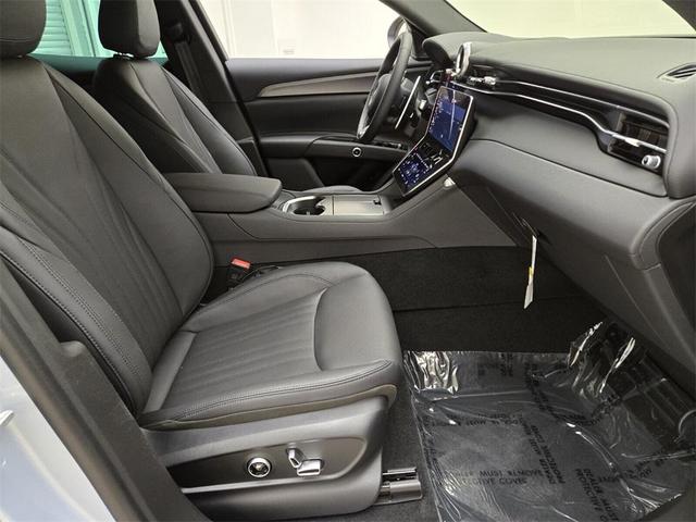 Photo of 2024 Bianco Astro Maserati Grecale