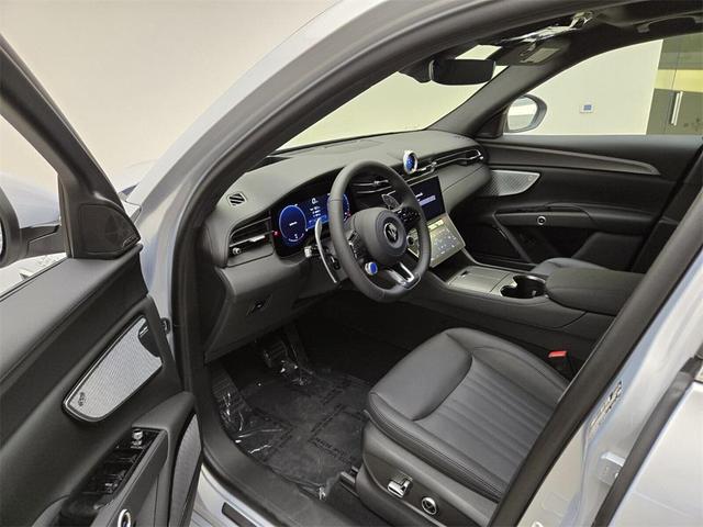 Photo of 2024 Bianco Astro Maserati Grecale