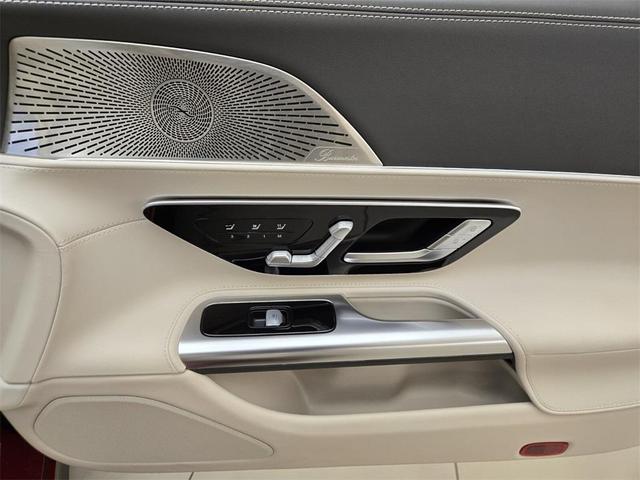Photo of 2022 MANUFAKTUR Patagonia Red Metallic Mercedes-Benz AMG SL 55