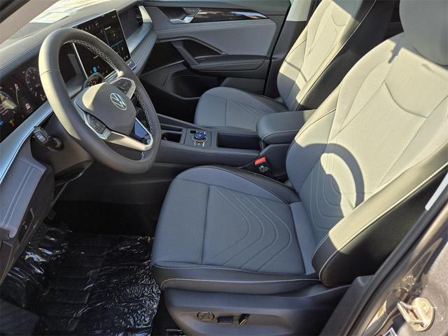 Photo of 2025 Platinum Volkswagen Tiguan