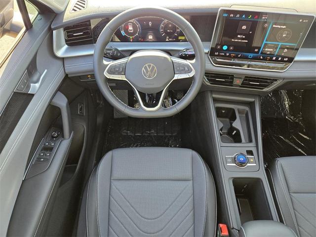 Photo of 2025 Platinum Volkswagen Tiguan
