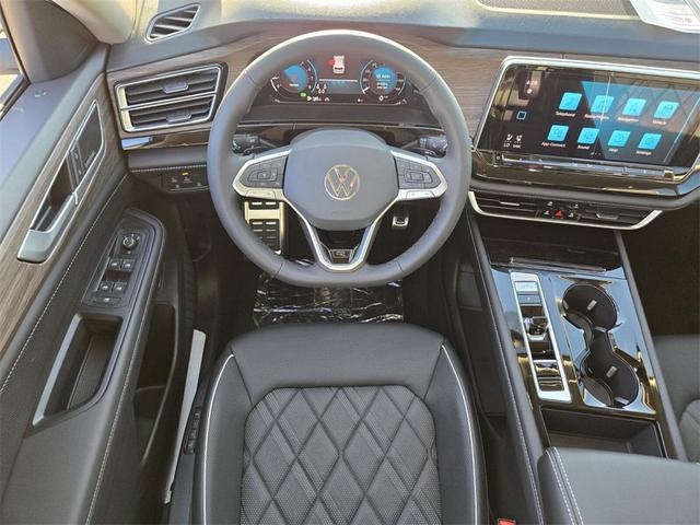 Photo of 2025 Silver Mist Volkswagen Atlas
