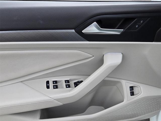 Photo of 2024 Opal White Pearl Volkswagen Jetta