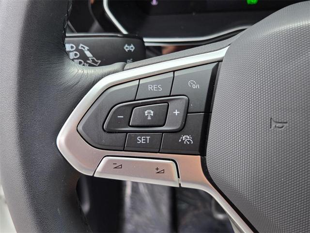 Photo of 2024 Opal White Pearl Volkswagen Jetta