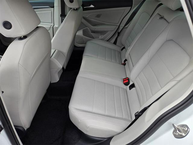 Photo of 2024 Opal White Pearl Volkswagen Jetta