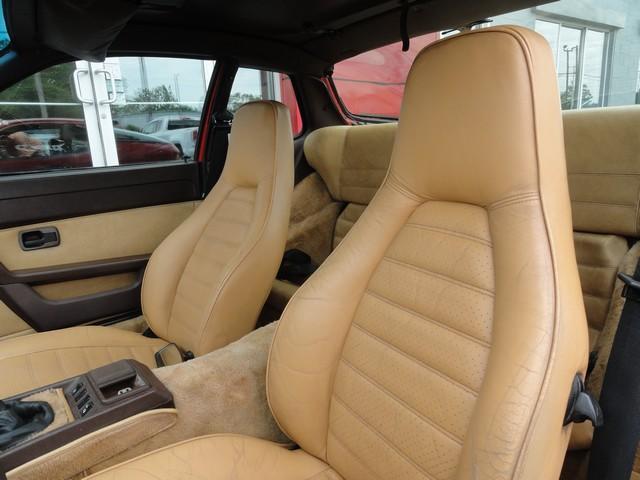 Photo of 1980 Red Porsche 924