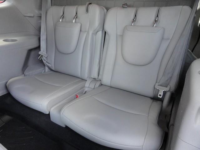 Photo of 2011 Burgundy Toyota Highlander