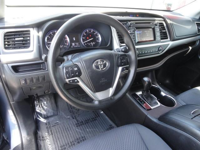 Photo of 2015 Blue Toyota Highlander
