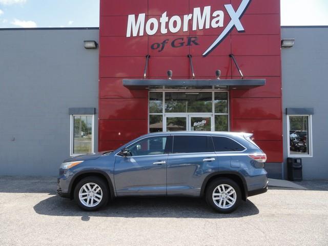 Photo of 2015 Blue Toyota Highlander