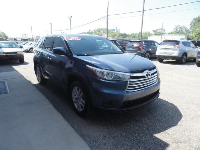 Photo of 2015 Blue Toyota Highlander