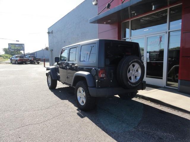Photo of 2017 Gray Jeep Wrangler Unlimited
