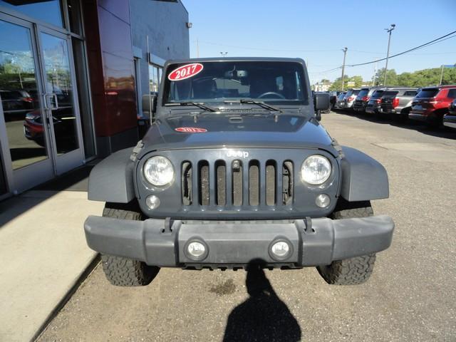 Photo of 2017 Gray Jeep Wrangler Unlimited