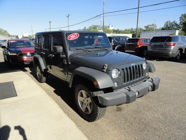 Photo of 2017 Gray Jeep Wrangler Unlimited