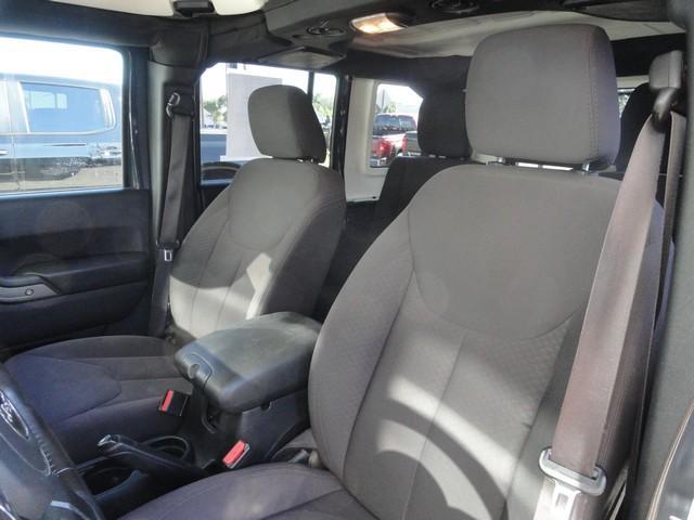 Photo of 2017 Gray Jeep Wrangler Unlimited