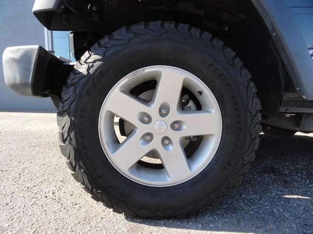 Photo of 2017 Gray Jeep Wrangler Unlimited