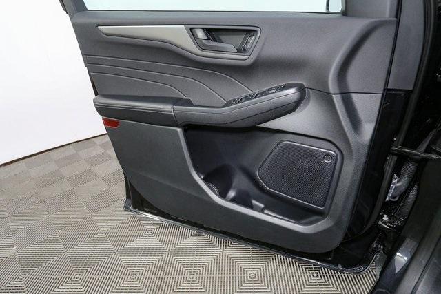 Photo of 2023 Agate Black Metallic Ford Escape