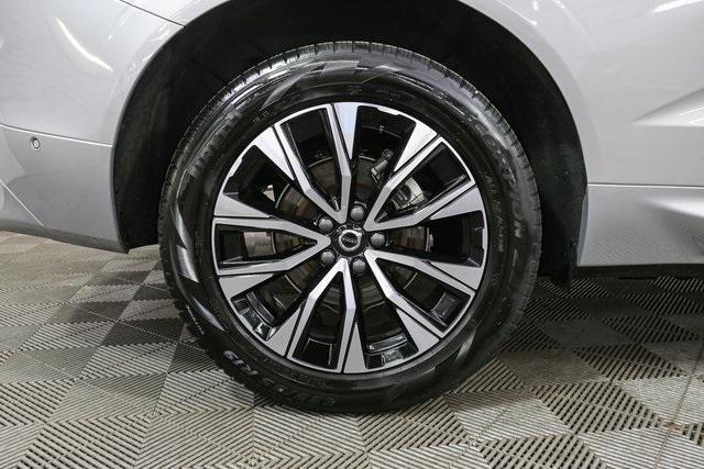 Photo of 2025 Silver Volvo XC60