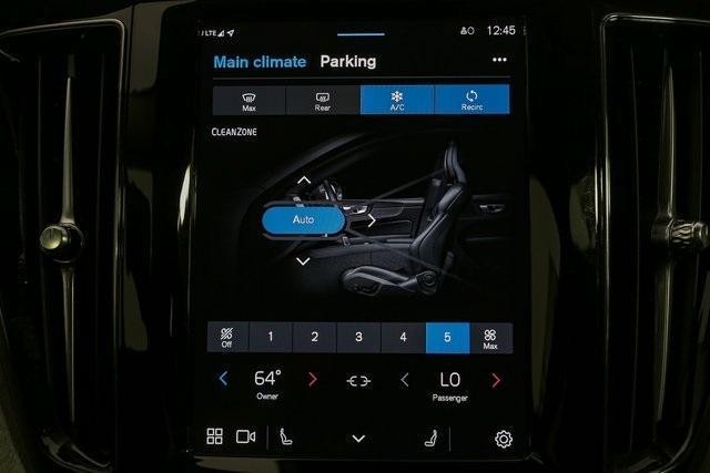 Photo of 2025 Silver Volvo XC60