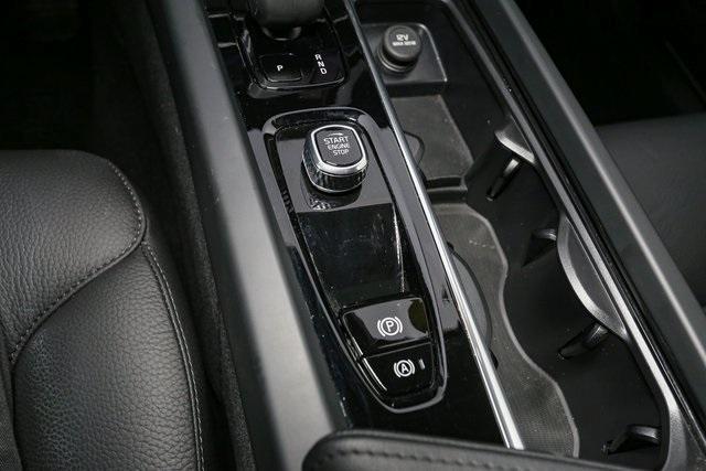 Photo of 2025 Silver Volvo XC60