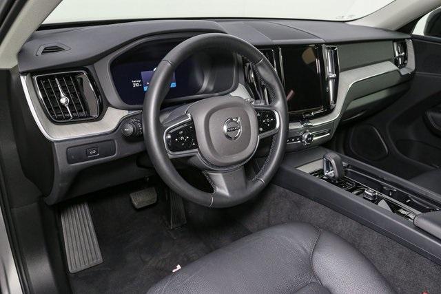 Photo of 2025 Silver Volvo XC60