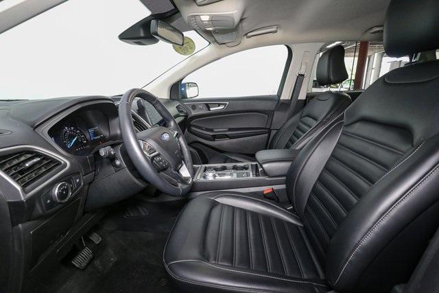 Photo of 2024 Blue Metallic Ford Edge