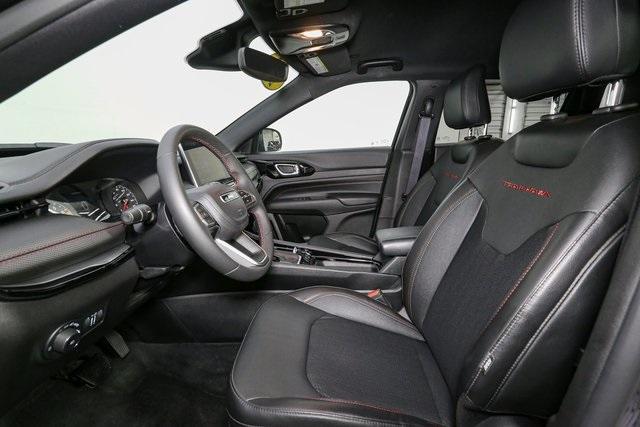 Photo of 2023 Diamond Black Jeep Compass