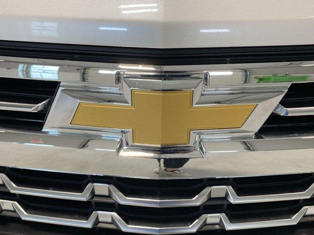 Photo of 2023 Iridescent Pearl Tricoat Chevrolet Silverado 1500