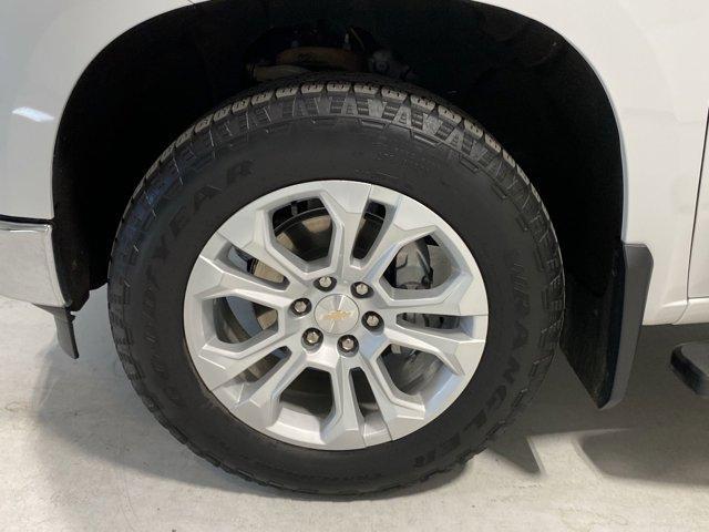 Photo of 2023 Iridescent Pearl Tricoat Chevrolet Silverado 1500