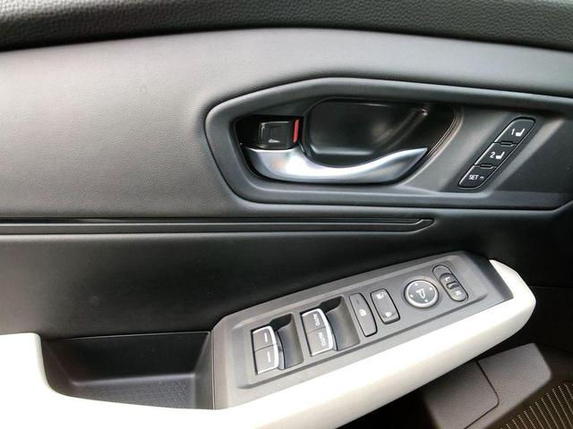 Photo of 2025 Urban Gray Pearl Honda Accord Hybrid