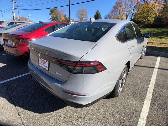 Photo of 2025 Urban Gray Pearl Honda Accord Hybrid