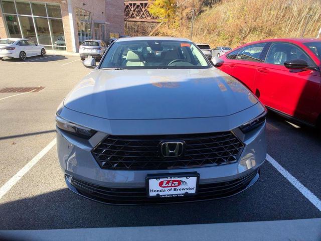 Photo of 2025 Urban Gray Pearl Honda Accord Hybrid