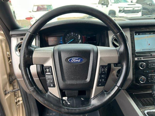 Photo of 2017 White Gold Ford Expedition