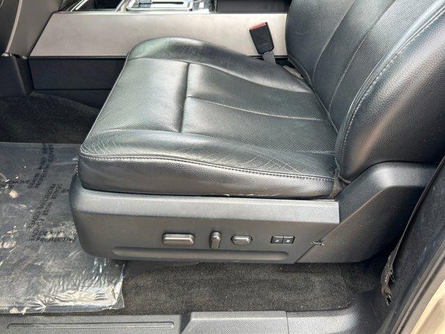 Photo of 2017 White Gold Ford Expedition